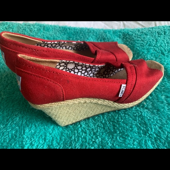 TOMS Calypso Red Canvas Espadrille Wedges size 9 - Picture 3 of 4